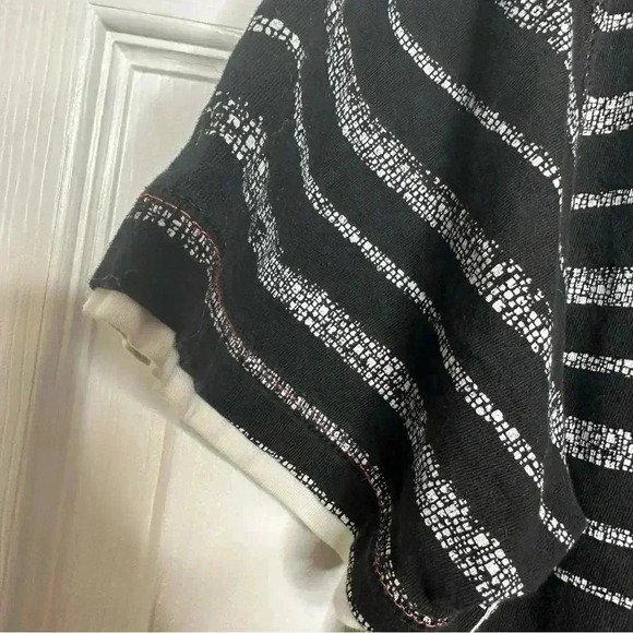 Urbanology T-Shirt Buttons Front Pocket Stripes Black & White Size  Medium - Picture 4 of 16